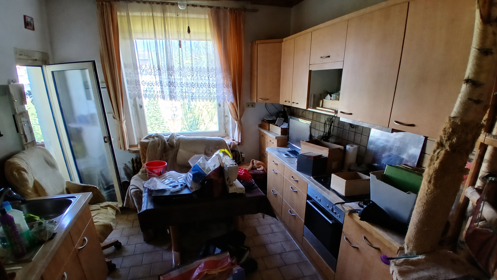 Küche vor der Entrümpelung