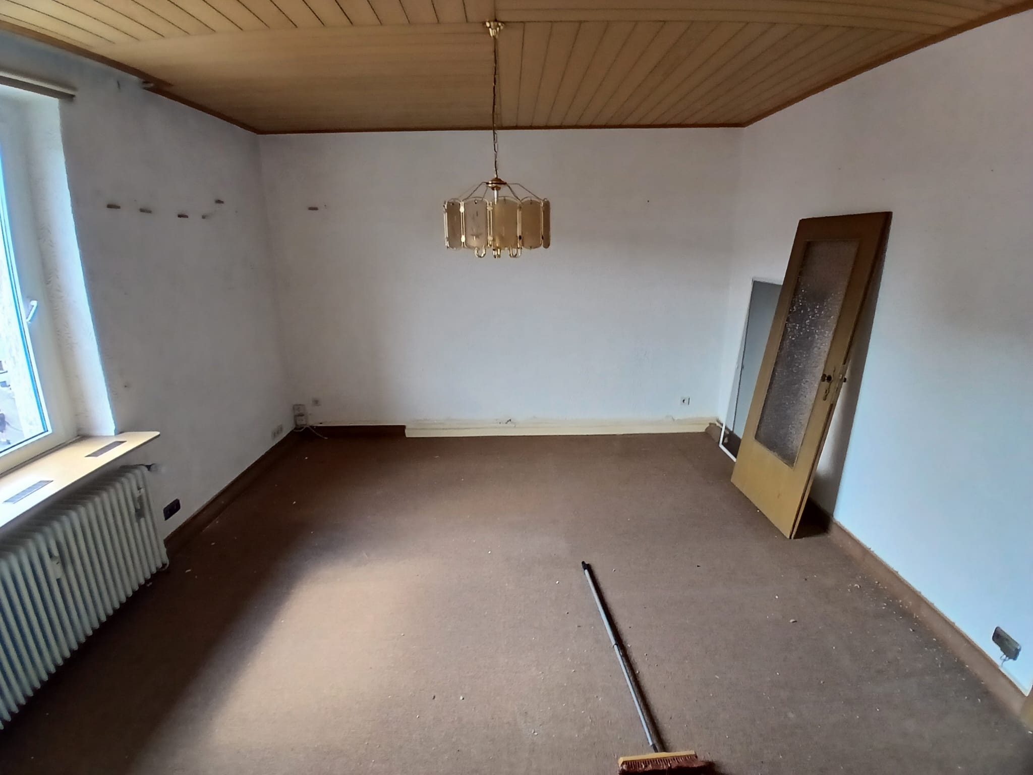 Wohnzimmer nach der Entrümpelung
